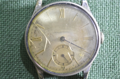 Старинные мужские наручные швейцарские часы Tissot. 