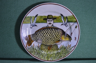 Фарфоровая декоративная тарелка "Рыбак". Авторская работа, Андрей Галавтин.