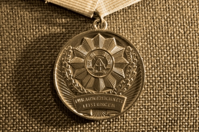 Медаль "За высокие достижения". Германия. ГДР. Furausgezeichnete Leistungen