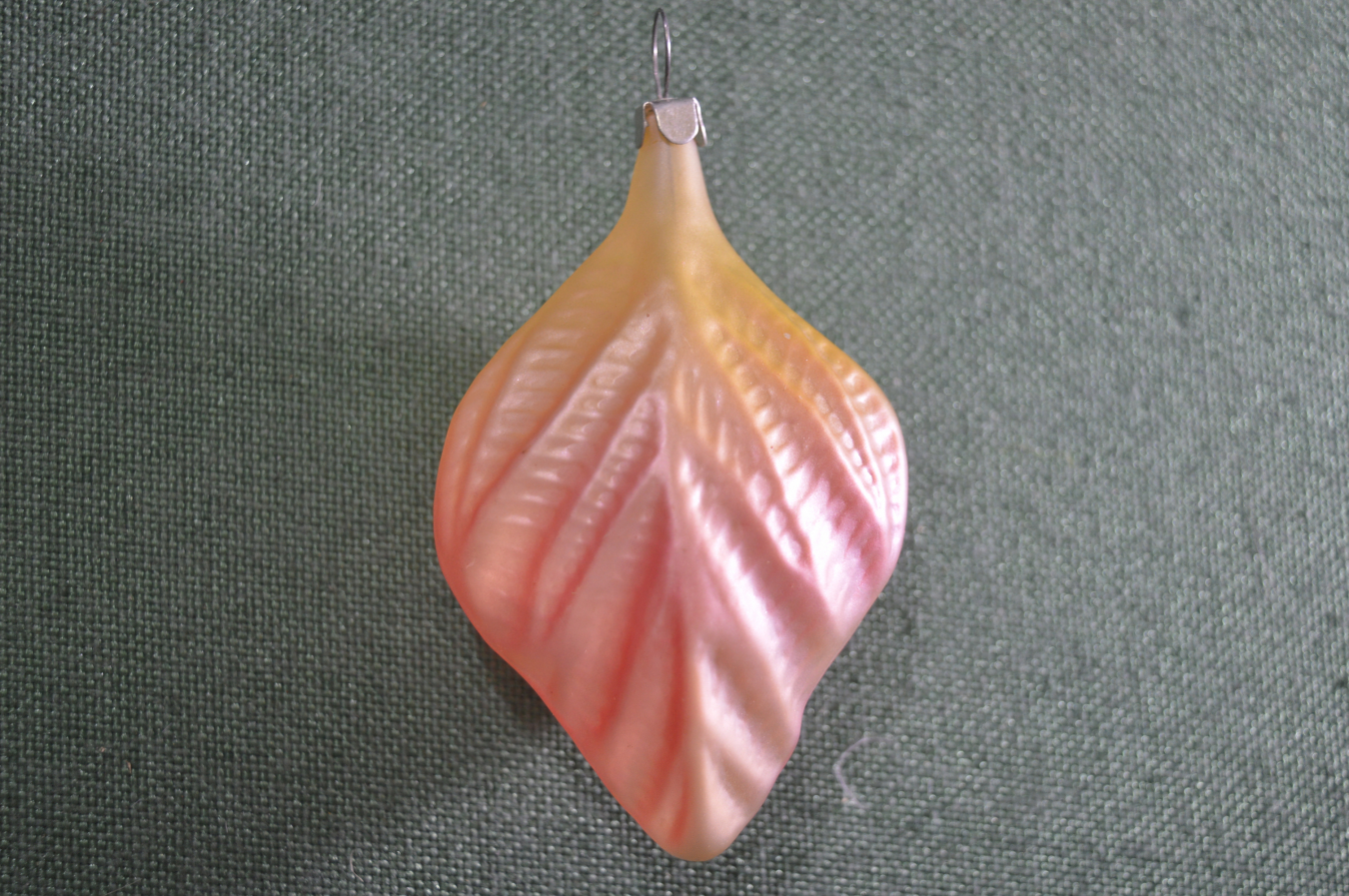 Купить Елочная игрушка "Лист листок". Стекло. СССР. в интернет-аукционе ...