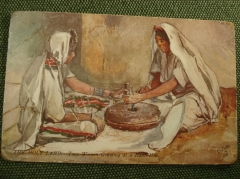 Открытка "Две женщины за помолом зерна". The Holy Land. Серия IV, N 7311. Англия. Чистая.