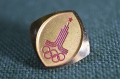 Знак значок "Олимпиада 1980 Москва Bertoni Milano". Производство Италия. СССР. #3