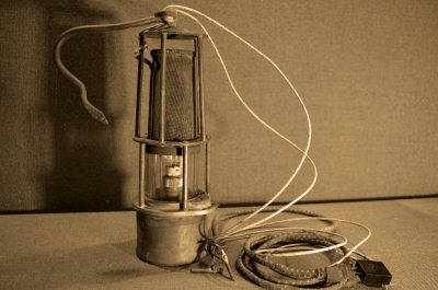 Шахтерская лампа Дэви (переделанная под электрическую), СССР