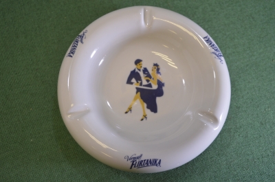 Пепельница фарфоровая габаритная "Flirtanika". Фарфор. Он и она. Алкоголь. Вермут. Вербилки.
