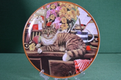Тарелка фарфоровая, настенная "Кошка". Компания "Rosenberg". Германия. Конец 20 века.