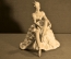 Фарфоровая статуэтка "Балерина завязывающая пуанту". Wallendorf. Германия. Под реставрацию.