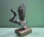 Cтатуэтка божества, небесная танцовщица Апсара. Антураж. Индуизм