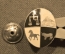 Значок на закрутке "Лошадь, бык, весы". Тяж. металл, горячая эмаль. 1950-е годы.