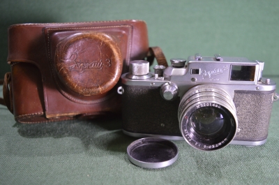Советский дальномерный фотоаппарат "Зоркий-3". Малый номер на башне, № 00426. В ремонт. КМЗ, СССР.