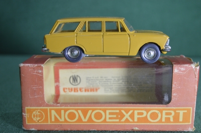 Машинка Москвич 427, Модель А4. Автомобили СССР Novoexport, коробка. 1970-е годы. 