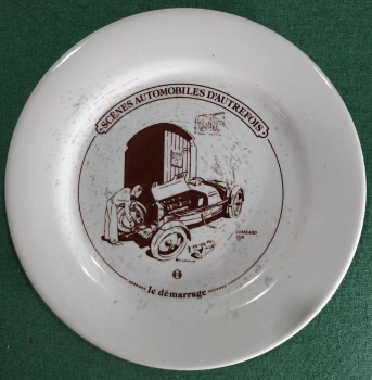Фарфоровая декоративная тарелка "Lа demerrage". Lombard 1928. Мануфактура Gien. Франция.