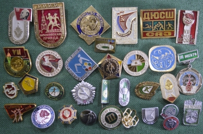 Подборка значков "Спорт в СССР" (32 штуки)