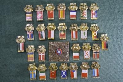 Знаки, значки "Чемпионат Европы по футболу среди юношей УЕФА". 1984 год. Набор (29 штук).