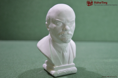 Бюст гипсовый, Владимир (Ульянов) Ленин. Покрытый краской гипс, авторская работа. Высота 10 см.