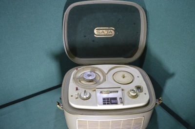 Переносной катушечный магнитофон бобинник "SAJA Expert". Западная Германия. 1960-е годы. Винтаж.