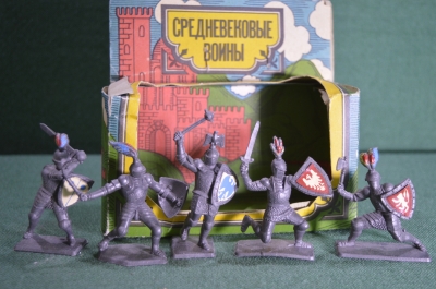 Солдатики "Рыцари, средневековые воины", родная коробка. Завод "Прогресс"