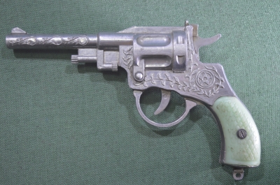 Игрушка детская, Револьвер, пистолет под пистоны. СССР.
