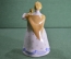 Фарфоровая статуэтка "Баба, девушка с самоваром", "Семейное чаепитие".  Фарфор, позолота. Дулево. 