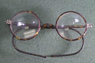 Старинные круглые очки, с черепаховыми дужками. Винтаж.