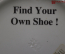 Тарелка настенная "Найди свой собственный ботинок", "Котята и пес". 
