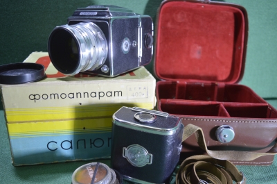 Фотоаппарат "Салют". Полный комплект, с документами. Кофр, коробка. 1969 год, СССР.