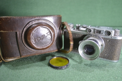 Фотоаппарат "ФЭД" (ФЭД-1), с кофром и светофильтром, N 417281, Тип 6. 1953 год. СССР.