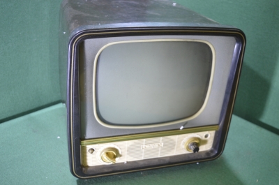Телевизор ламповый, телевизионный приемник "Старт - 3". Рабочий. Начало 1960-х годов, СССР.