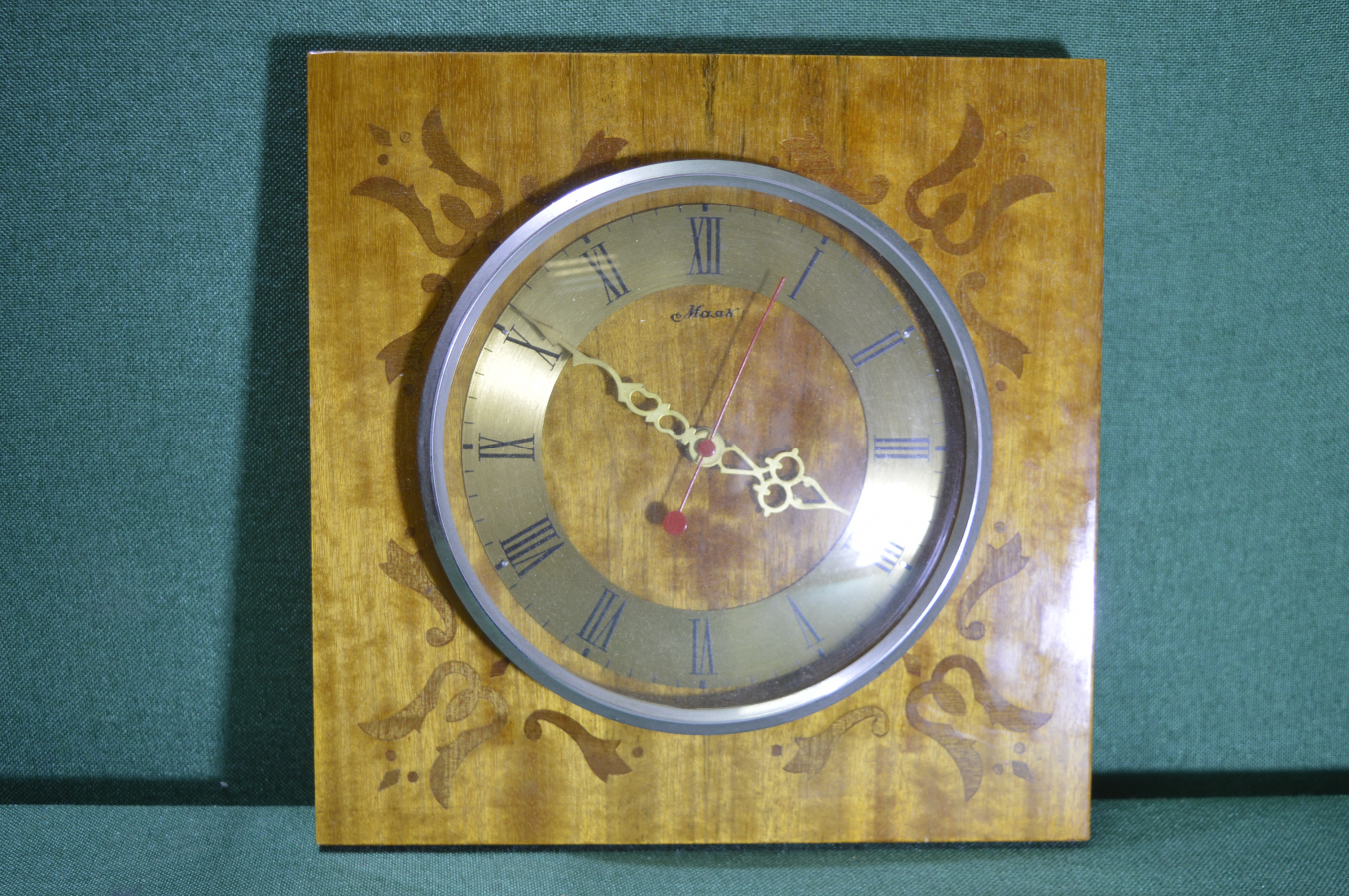 Советские настенные часы Маяк