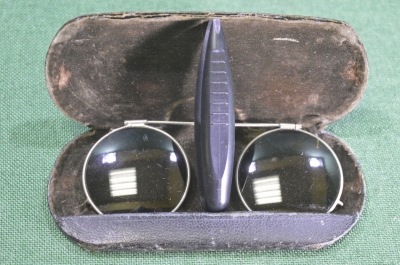 Пенсне старинное солнцезащитное для очков. В футляре. Первая треть 20-го века.