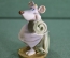 Статуэтка сувенирная "Крыса с деньгами". Пластик. 