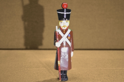 Елочная деревянная игрушка "Солдат с ружьем". Авторская работа, Матвеев Андрей.