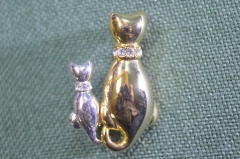 Брошь, брошка "Кошка золотистая с котенком". Заколка, металл. Винтажное украшение.