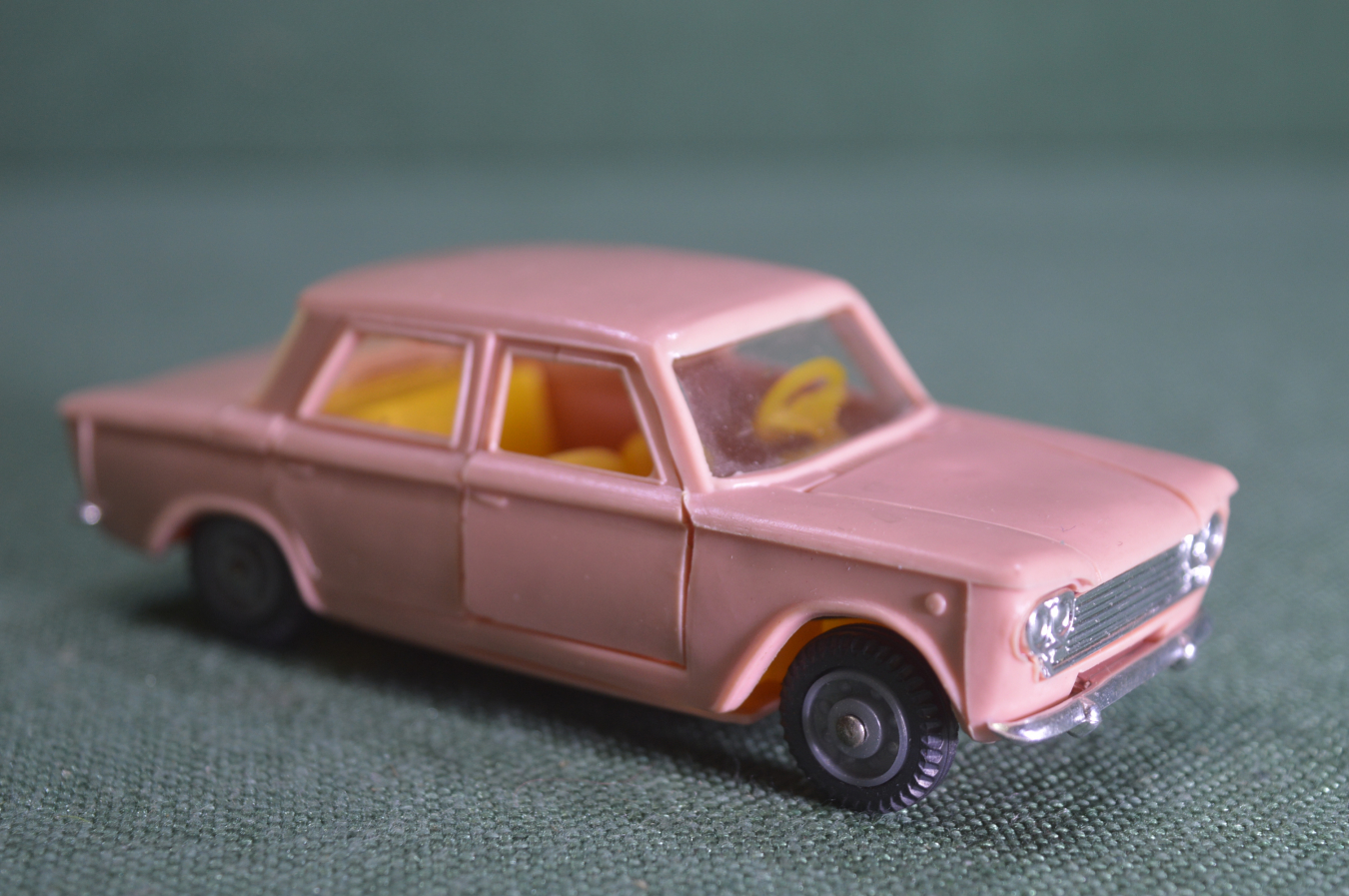 Купить Модель масштабная, автомобиль "Фиат 1500", Fiat. А-2. Розовый ...