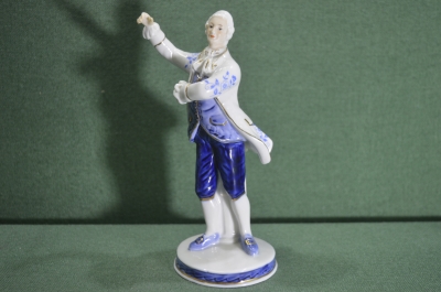 Статуэтка, фигурка фарфоровая "Танцующий кавалер". Фарфор cdc rococo collection, Шри-Ланка.