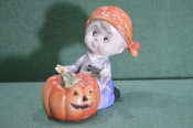 Статуэтка, фигурка фарфоровая 