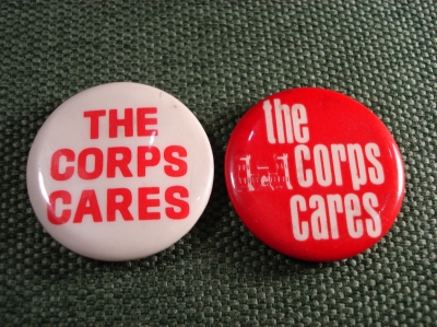Значок "the corps cares" 2 шт