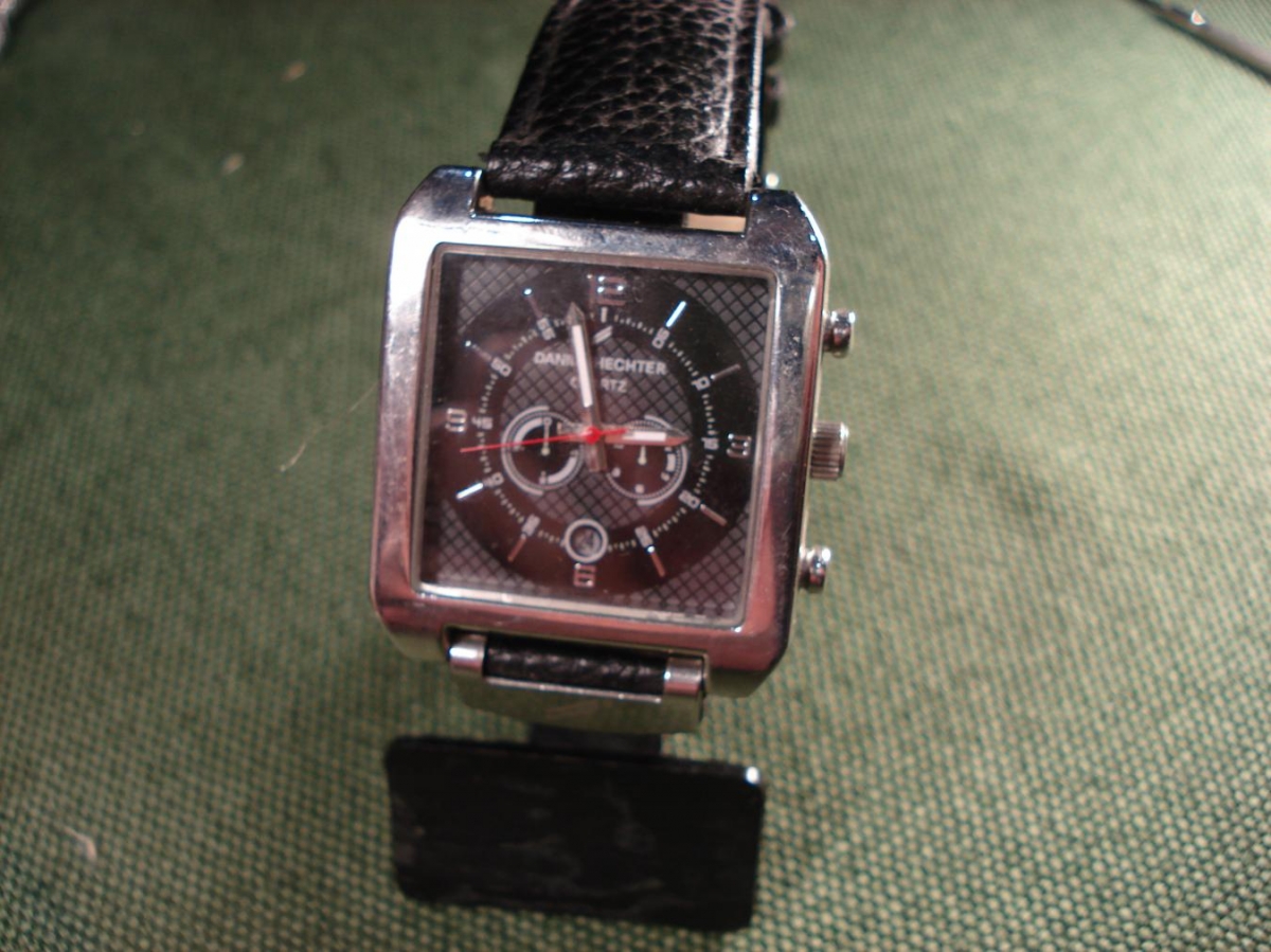 Daniel hechter quartz watch outlet