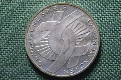 Монета 10 марок 1972 года. Олимпиада в Мюнхене. Узел. ФРГ. Серебро Ag. 