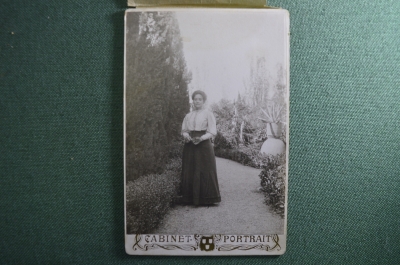 Фотография кабинетная "Женщина в парке". Фотокарточка, Москва. #O7
