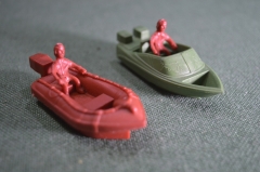 Игрушка солдатики "Лодка катер с человечком". 2 штуки одним лотом. 