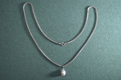 Цепочка серебряная, плетение, жемчужный кулон. Жемчуг, серебро 925 пробы.