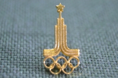 Знак значок "Олимпиада 1980 Москва Bertoni Milano". Производство Италия.