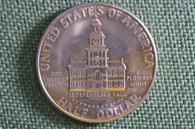 Монета 50 центов, США, 1976 год. 200 лет независимости. Pluribus unum, Independence Hall, USA. #2