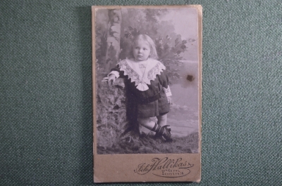 Старинная фотография "Девочка с кружевным платком", кабинетная. Ревель Эстония. Hallikas Reval. #O9