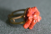 Кольцо, колечко с кораллом. Регулируемое. Металл, кораллы. Винтаж.