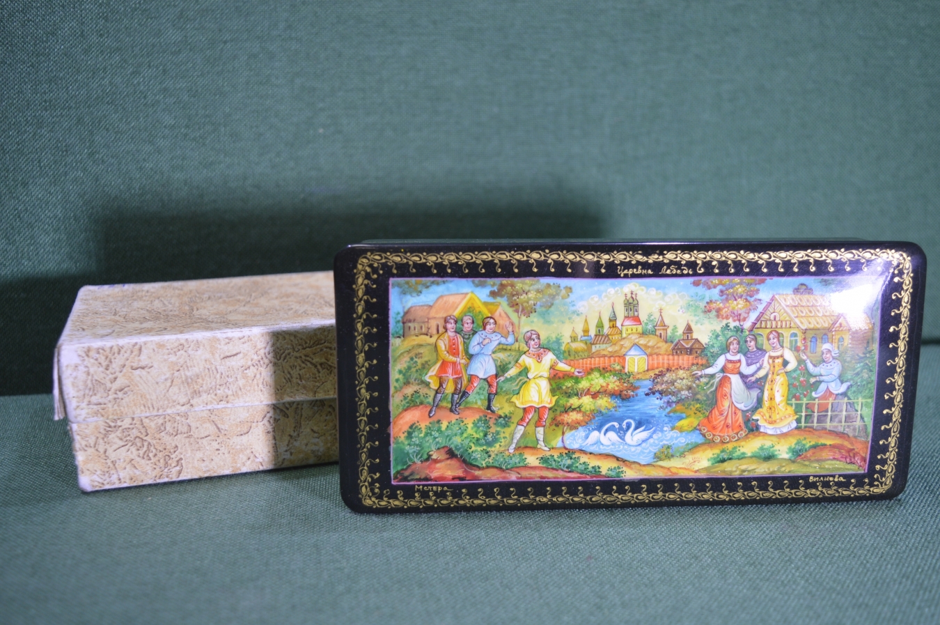 Купить Шкатулка лаковая, расписная "Лебеди на пруду". Мстера, ручная ...