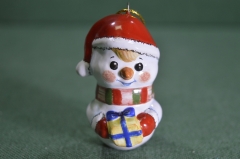 Игрушка елочная "Снеговичок #1". Керамика, майолика, ручная роспись.