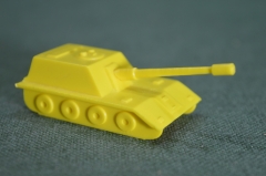 Танк желтый пластиковый. Детская игрушка, пластик. СССР.