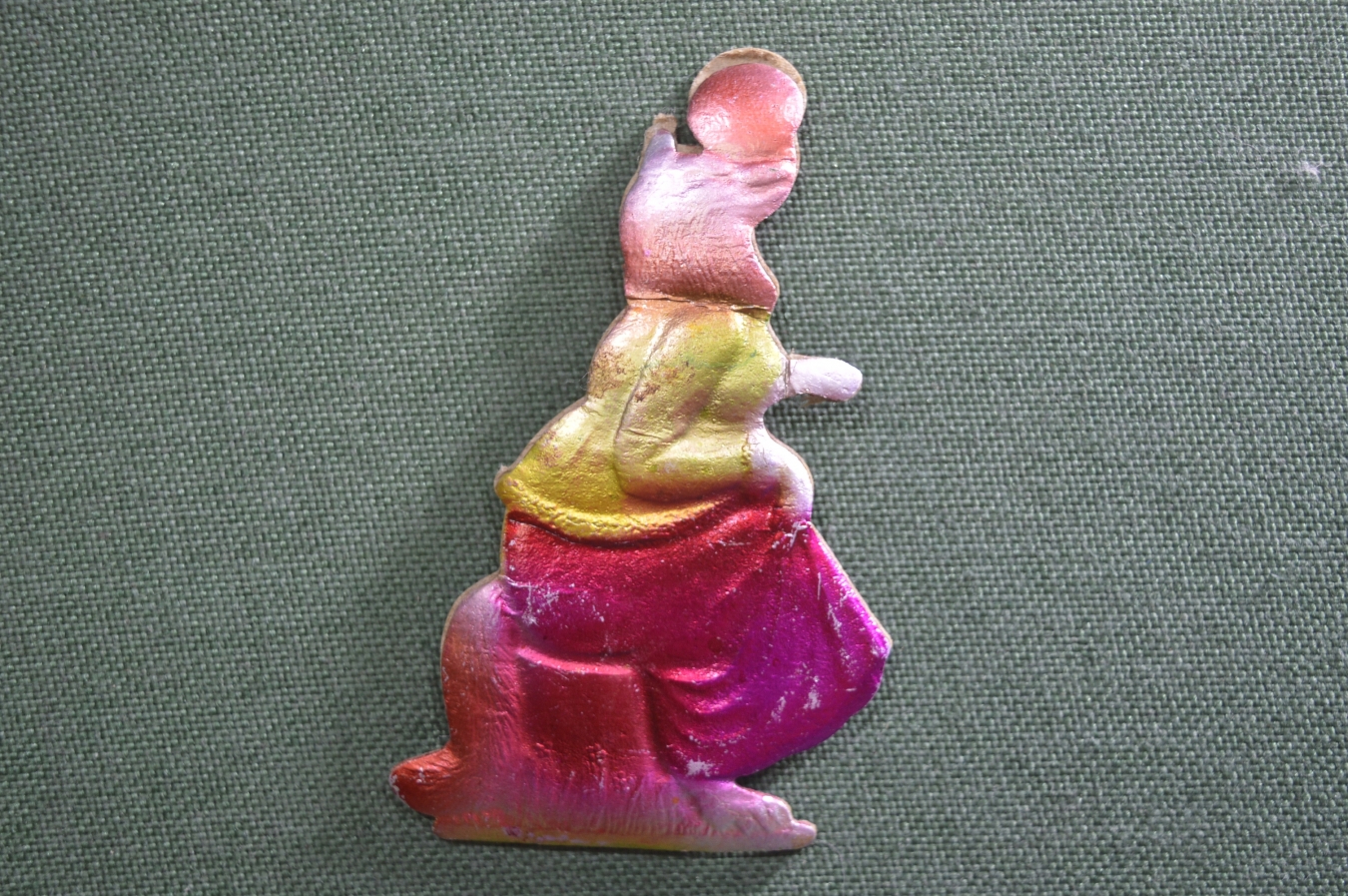 Купить Елочная игрушка "Лиса и колобок". Картонаж, фольга. Подвесная. 2 ...