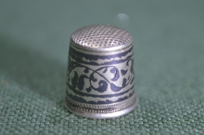 Наперсток для шитья и рукоделия, серебряный. Серебро 875 проба, чернение.